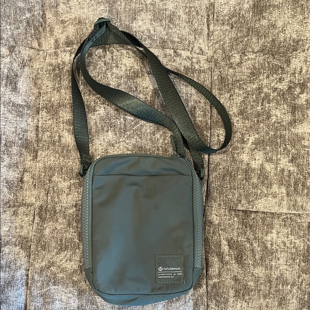 Lululemon Easy Access Crossbody Bag, 1.5L, grey eucalyptus
